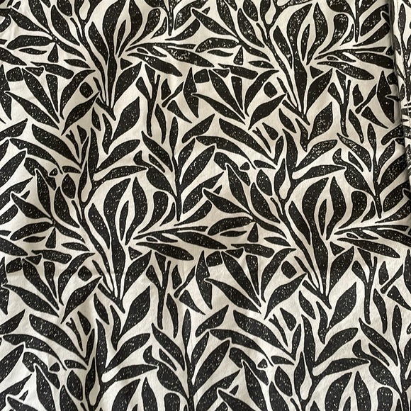 Volcom button up shirt size medium classic fit. - Picture 5 of 5